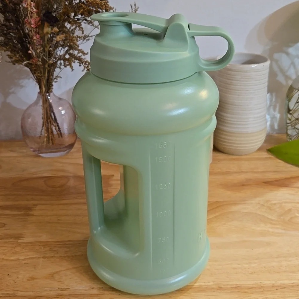 Matcha Green Hydrojug Pro BPA Free Plastic Water Jug Half Gallon - Picture 4 of 6